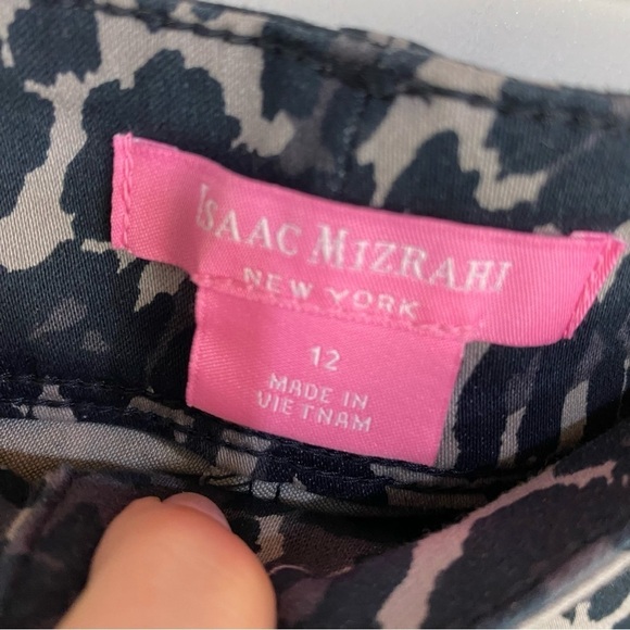 Isaac Mizrahi Leopard Animal Print Chino Shorts - Picture 3 of 3